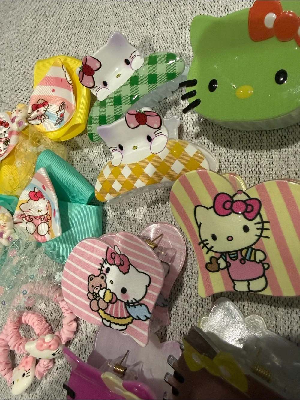 11 pc bundle lot Hello Kitty cute Hair Accessories Set Pink,Yellow,Teal,Purple